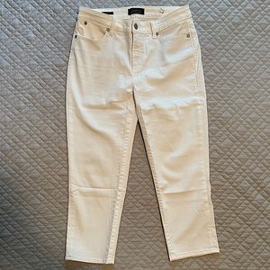 Cropped white jean/capri